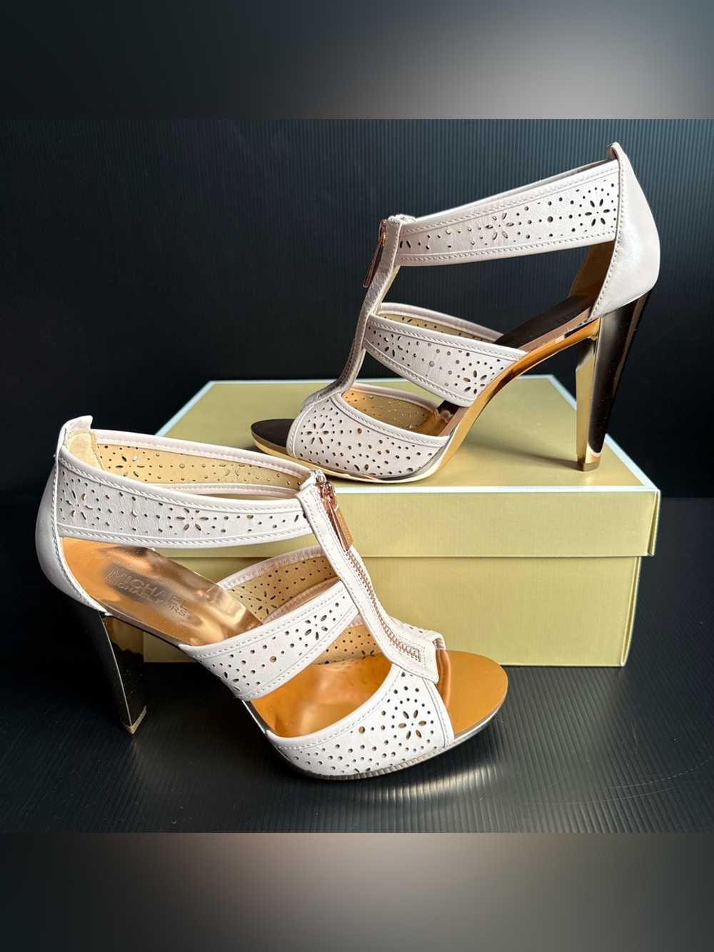 NIB Michael Kors Soft Pink Berkley T-Strap Zippered Heel Women’s Size 9.5